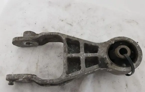 Opel Corsa D Gearbox mount 468646740