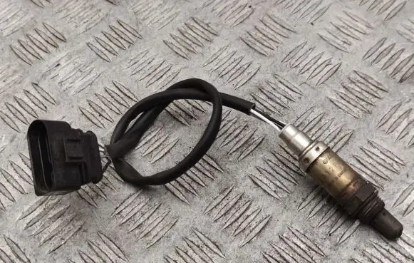 Audi A4 S4 B5 8D Lambda probe sensor 0258003544 0258003545