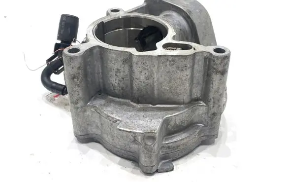 Volkswagen Arteon Vacuum pump 06Q145100F