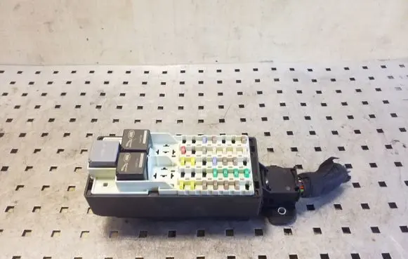Jaguar XF X260 Fuse module