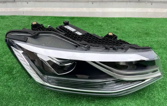 Volkswagen Caddy Headlight/headlamp 2K8941774K