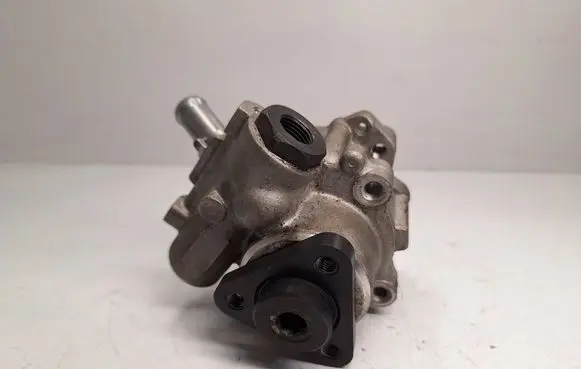 BMW 3 E90 E91 Power steering pump 32416768169