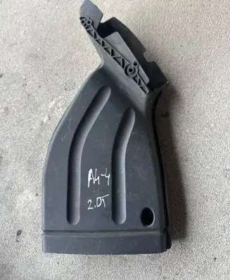 Audi A4 S4 B6 8E 8H Air intake duct part 8E0129618K