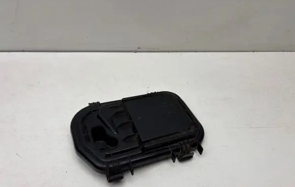 Audi A6 S6 C6 4F Headlight/headlamp dust cover 16300L