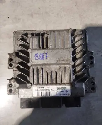 Renault Megane II Engine control unit/module 8200882381 s122326133a