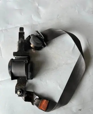 Mitsubishi Pajero Front seatbelt 0420007