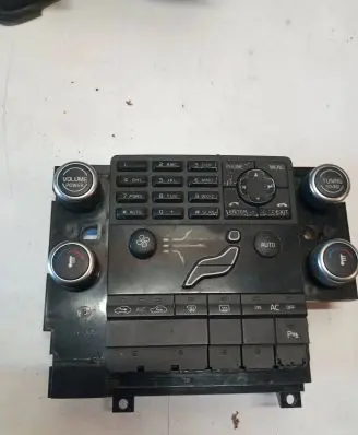 Volvo V70 Climate control unit 30782905 M308110005 10W08E01