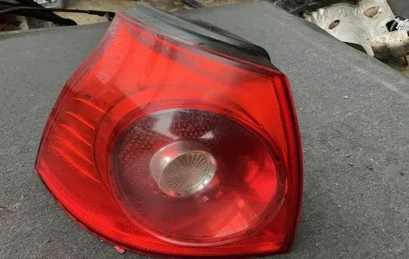 Volkswagen Golf V Rear/tail lights 1K6945095E
