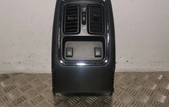 Jeep Grand Cherokee Rear air vent grill 