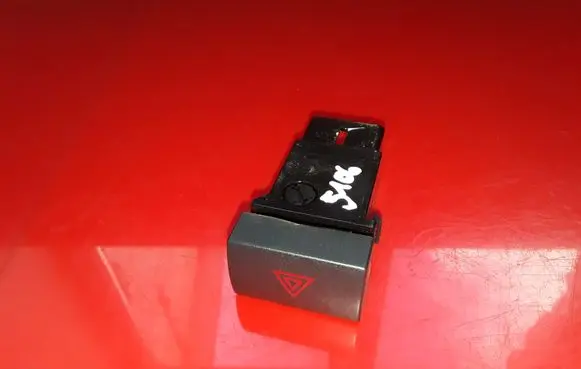 KIA Sorento Hazard light switch 60519