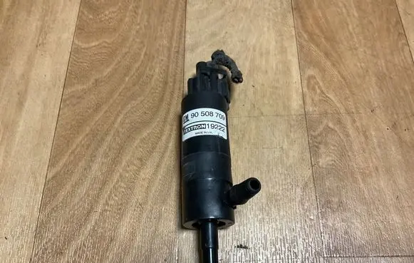 Opel Zafira A Headlight washer pump 90508709