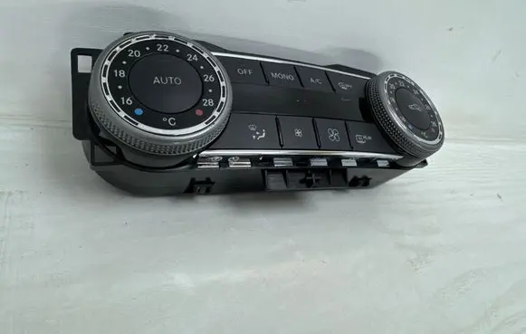 Mercedes-Benz C W204 Climate control unit A2049000707 W370904