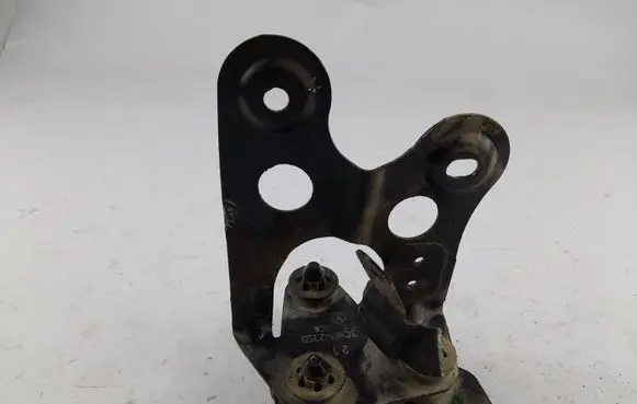 Volkswagen PASSAT CC ABS pump bracket 3aa614235 3c1614235b