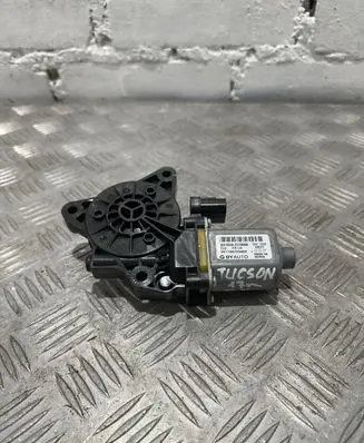 Hyundai Tucson TL Front door window regulator motor 82450D7000 001100703489