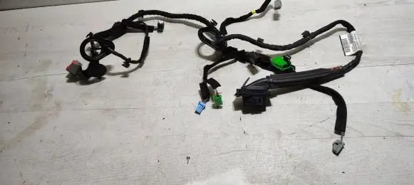 Volvo V40 Front door wiring loom/harness boot 31334092 C01030100