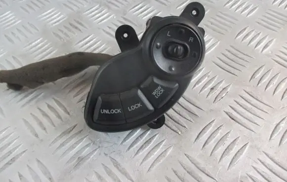 Hyundai Santa Fe Wing mirror switch 9353026000