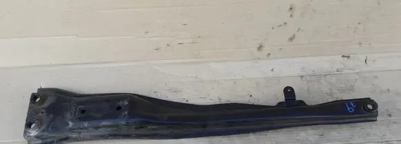Peugeot 4007 Engine mounting bracket