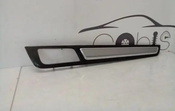 Porsche Cayenne (9Y0 9Y3) Front door trim bar 9Y0867102