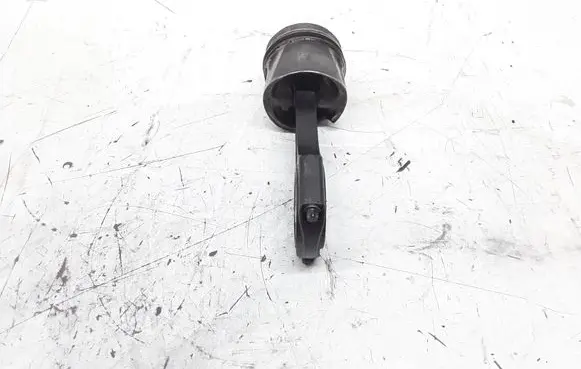 Mercedes-Benz Sprinter W906 Piston with connecting rod