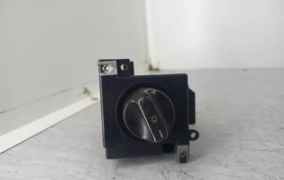 Mercedes-Benz Vaneo W414 Light switch 1685450104