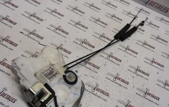 Honda CR-V Front door lock 72111SWAE1