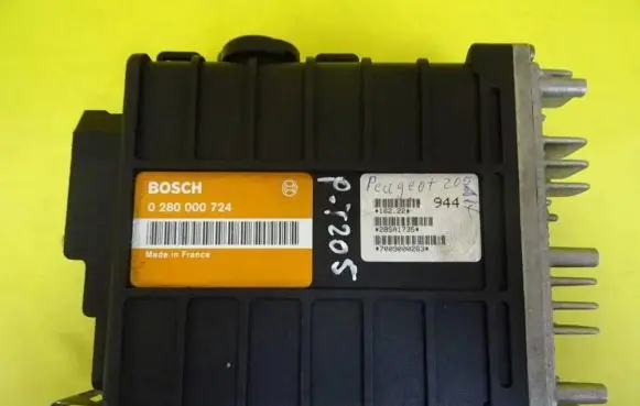 Peugeot 205 Engine control unit/module 0280000724