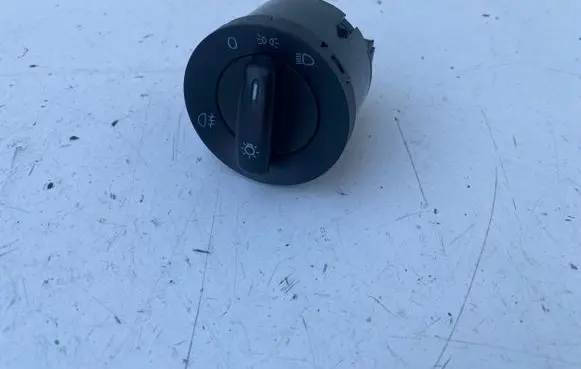 Volkswagen Golf V Light switch