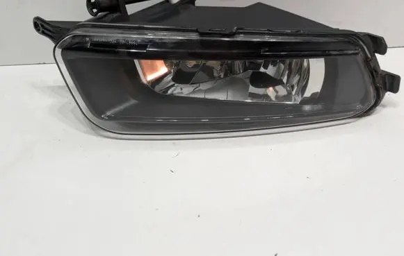 Volkswagen Sharan Front fog light 17589802