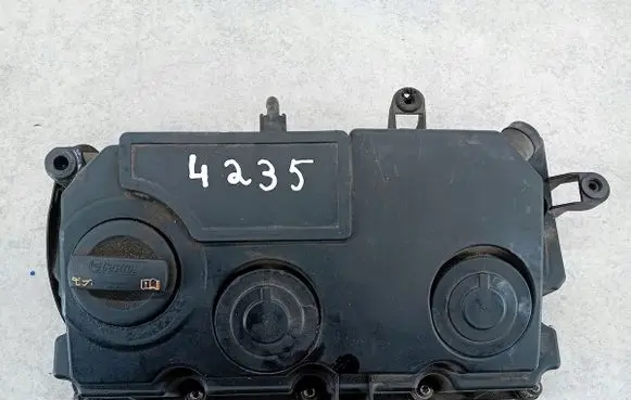 Volkswagen Touran I Rocker cam cover 03G103475E