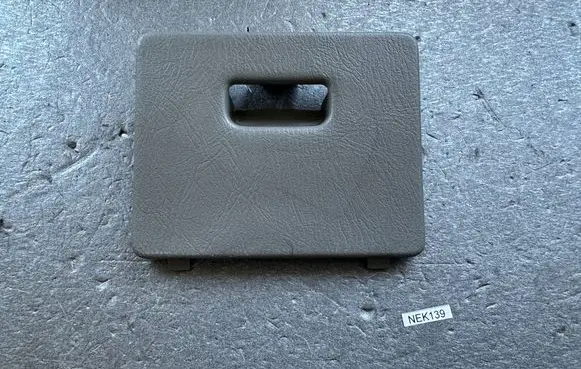 Nissan Patrol Y61 Fuse box cover 68964VB000