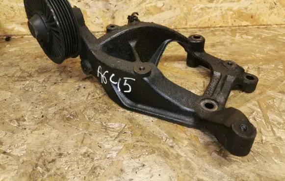 Opel Signum A/C compressor mount bracket 24469642