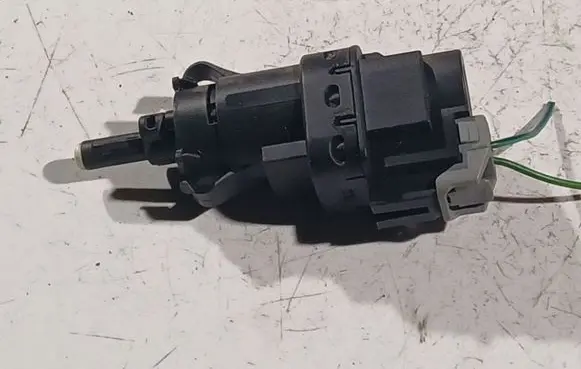 Ford Mondeo Mk III Brake pedal sensor switch 3M5T13480AC