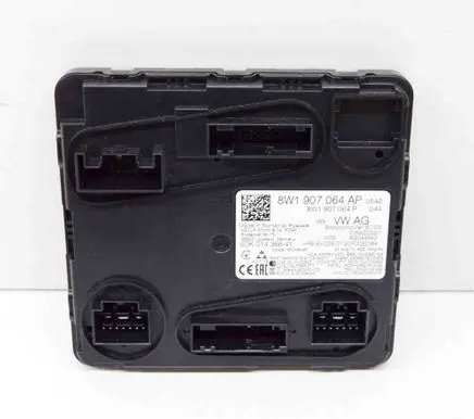 Audi e-tron Central body control module 8W1907064AP 5DK014366