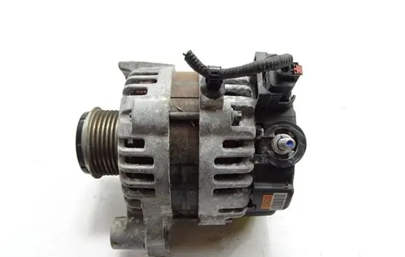 KIA Ceed Generator/alternator 3730004950 135V130A 8400383