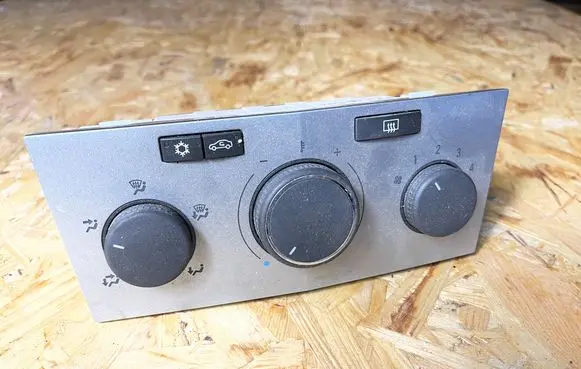 Opel Zafira B Climate control unit 13308174