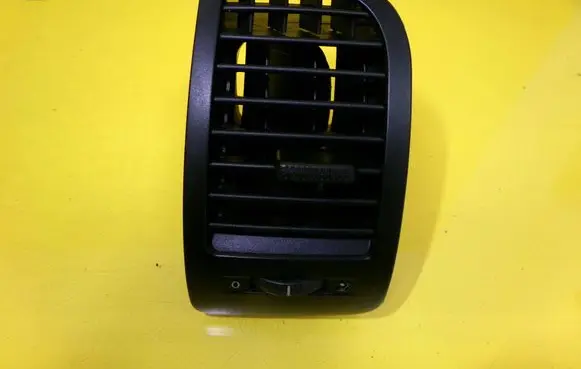 Volkswagen Polo III 6N 6N2 6NF Dashboard side air vent grill/cover trim