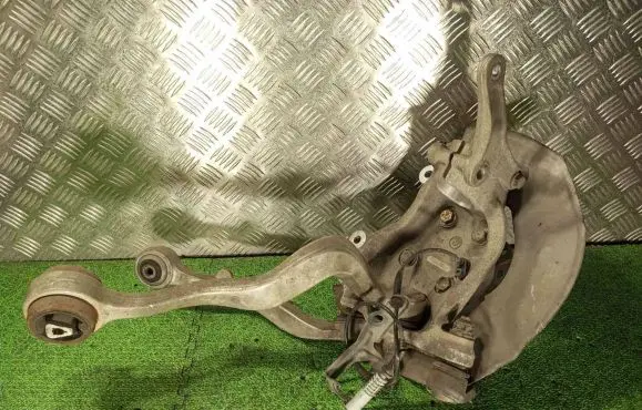 BMW 6 E63 E64 Front wheel hub spindle knuckle 2282889
