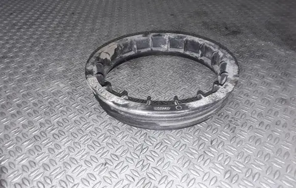 Volvo V70 In tank fuel pump screw locking ring/nut 8649739