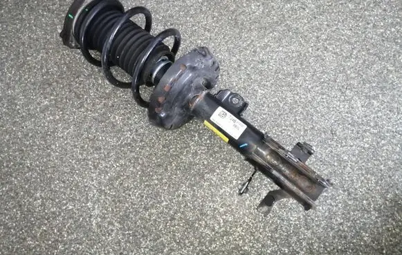 Buick Encore GX I Front shock absorber with coil spring 42755601 42703181 688444822