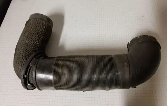 KIA Sorento Air intake hose/pipe
