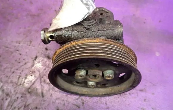 Skoda Octavia Mk1 (1U) Power steering pump 