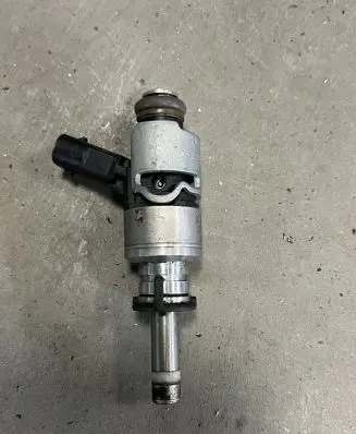 Audi Q5 SQ5 Fuel injector 06D133036 1079036N