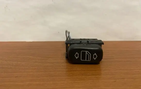 Mercedes-Benz E W210 Electric window control switch B411 2108208210