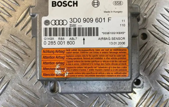 Volkswagen Touareg I Airbag control unit/module 3D0909601E 3D0909601F 0285001800