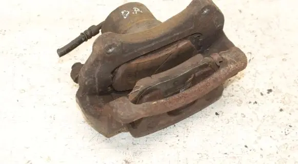 Hyundai i40 Front brake caliper