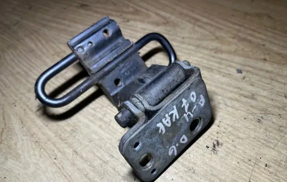 Audi A4 S4 B7 8E 8H Rear door lower hinge 8E0833412E