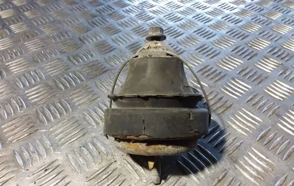 Volvo XC90 Engine mount bracket 9485551