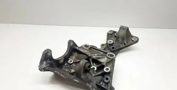 Volvo V70 Engine mounting bracket 31258329