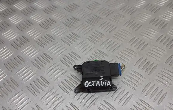 Skoda Octavia Mk1 (1U) Central body control module 1J1907511G
