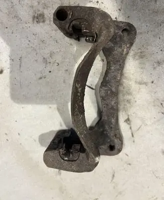 Mitsubishi Pajero Front Brake Caliper Pad/Carrier 